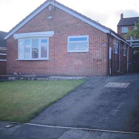 Luxurious Detached Bungalow Batley Bagian luar foto
