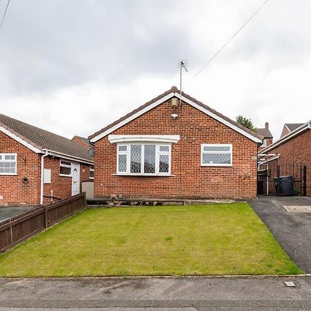 Luxurious Detached Bungalow Batley Bagian luar foto