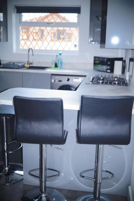Luxurious Detached Bungalow Batley Bagian luar foto