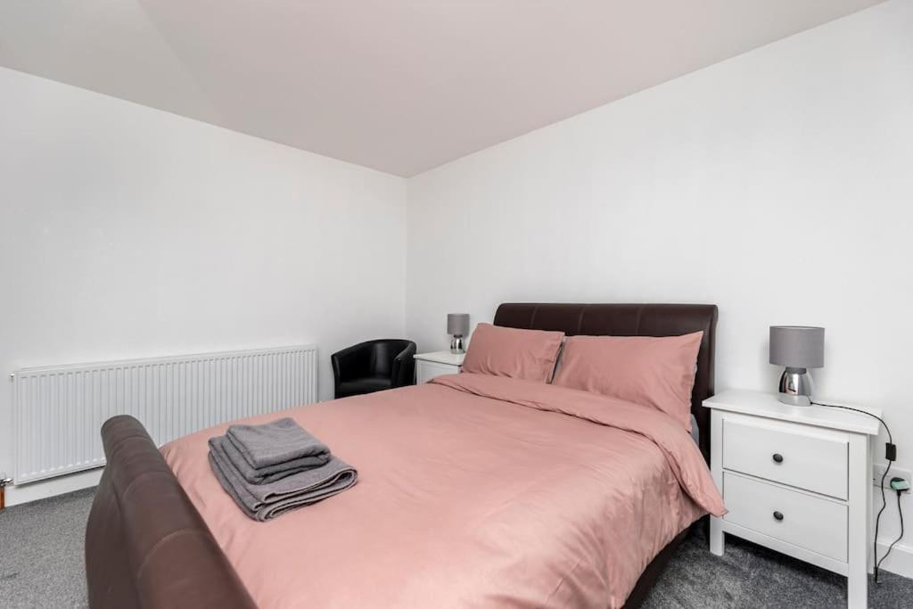 Luxurious Detached Bungalow Batley Bagian luar foto