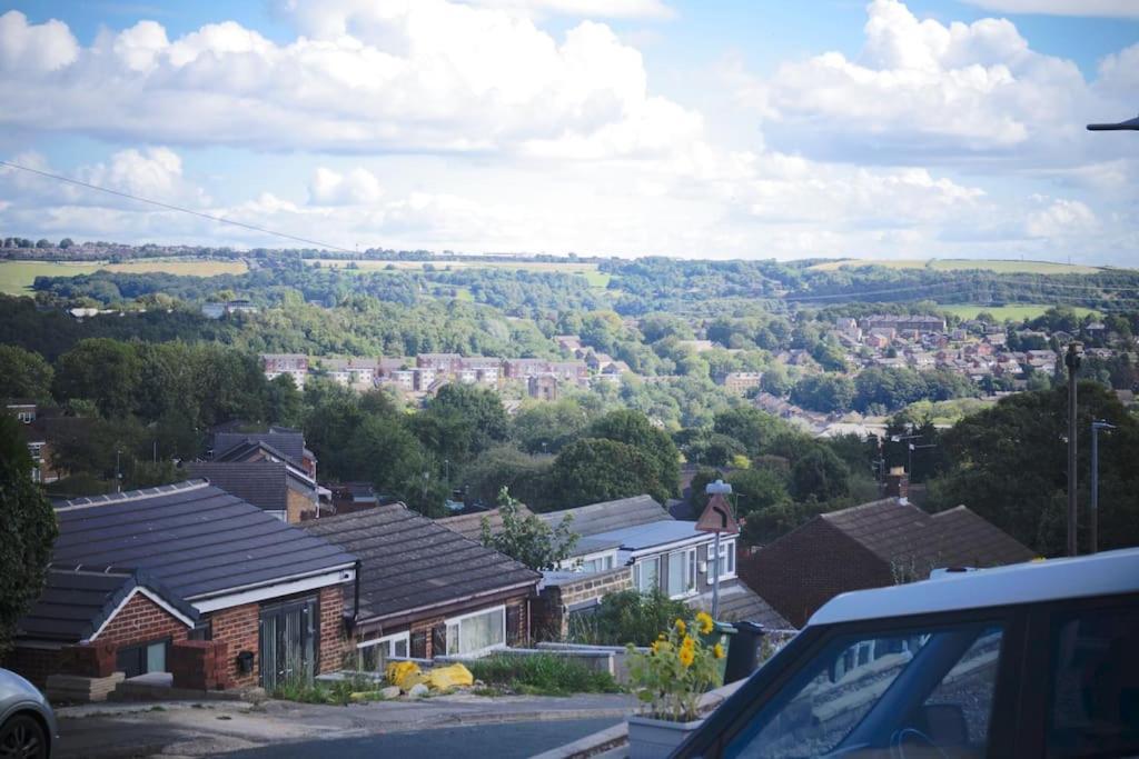 Luxurious Detached Bungalow Batley Bagian luar foto