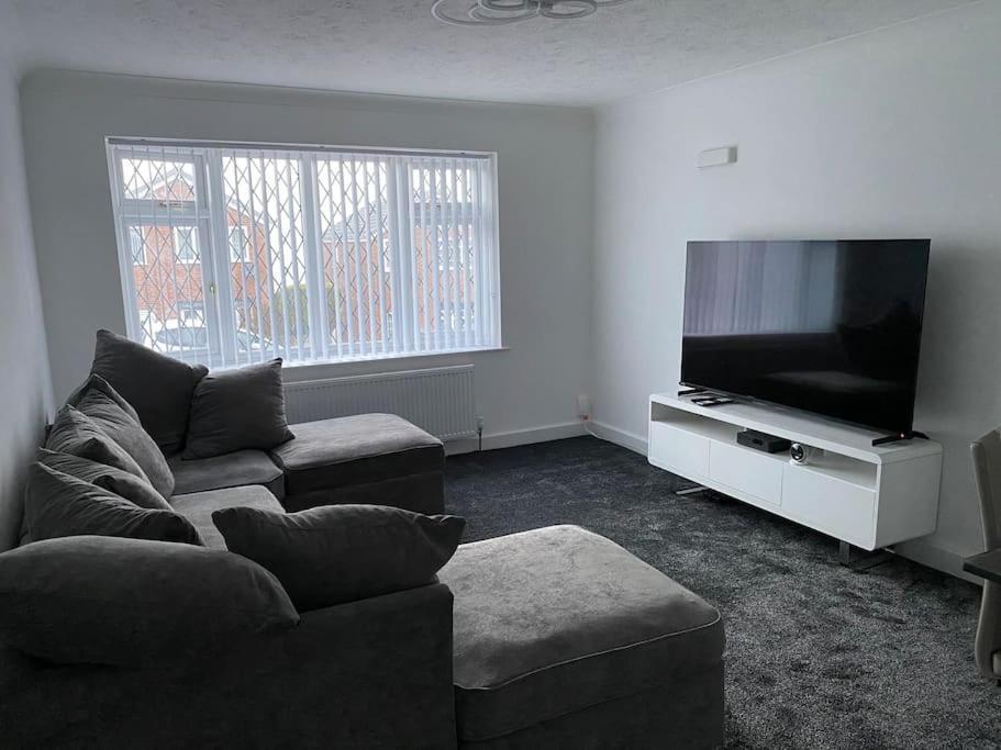 Luxurious Detached Bungalow Batley Bagian luar foto