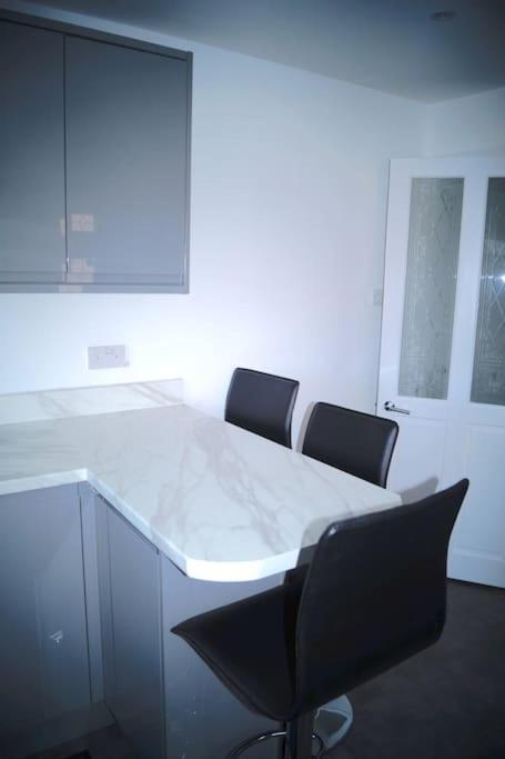 Luxurious Detached Bungalow Batley Bagian luar foto