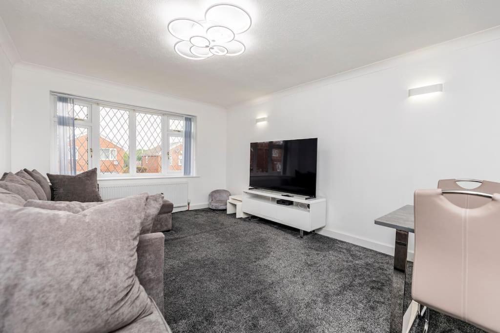 Luxurious Detached Bungalow Batley Bagian luar foto