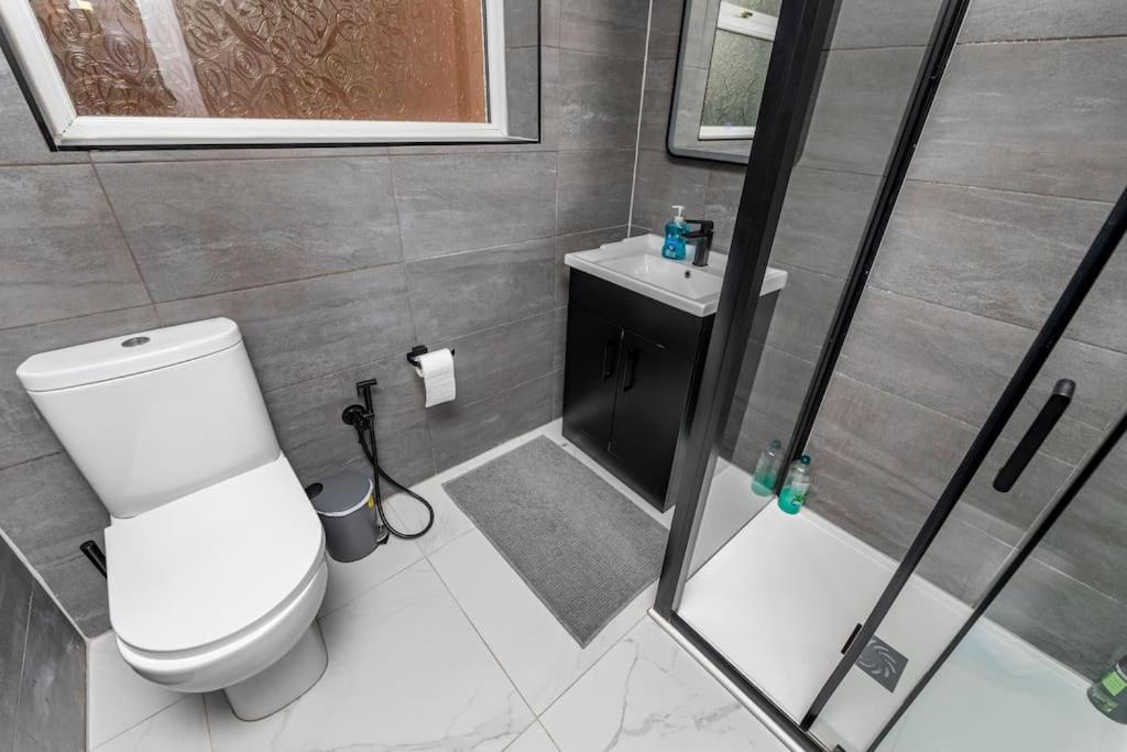 Luxurious Detached Bungalow Batley Bagian luar foto