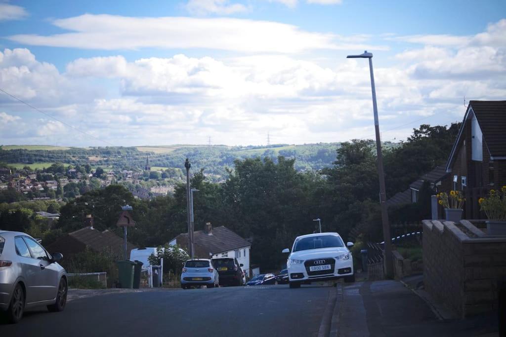 Luxurious Detached Bungalow Batley Bagian luar foto
